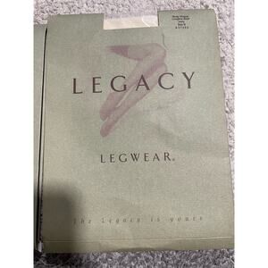 VTG NWT Legacy Women's Size B Body Shaper Legwear Longline Brief Ivory